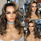 Lace Front Humana ondulada loira com mechas 45cm 13x4 HD -Micaela